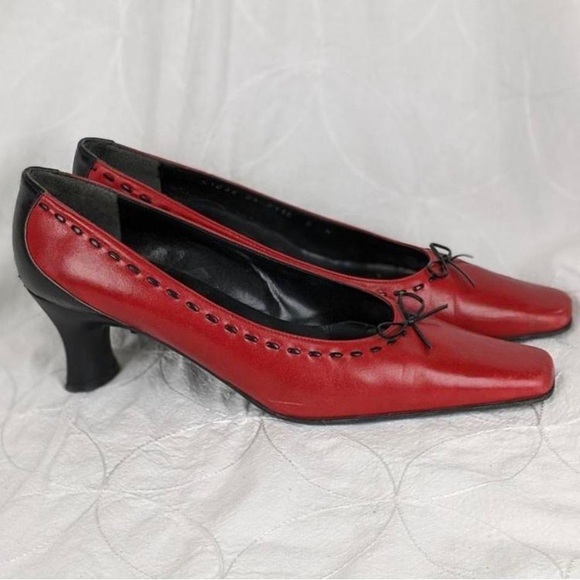 [SOLD]Vintage Red Leather Pumps - Picture 3 of 8